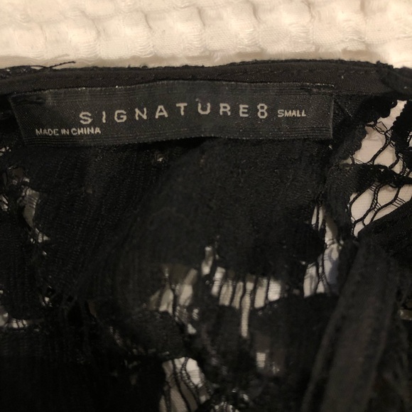 Gorgeous lace and open back LBD! - Picture 4 of 4